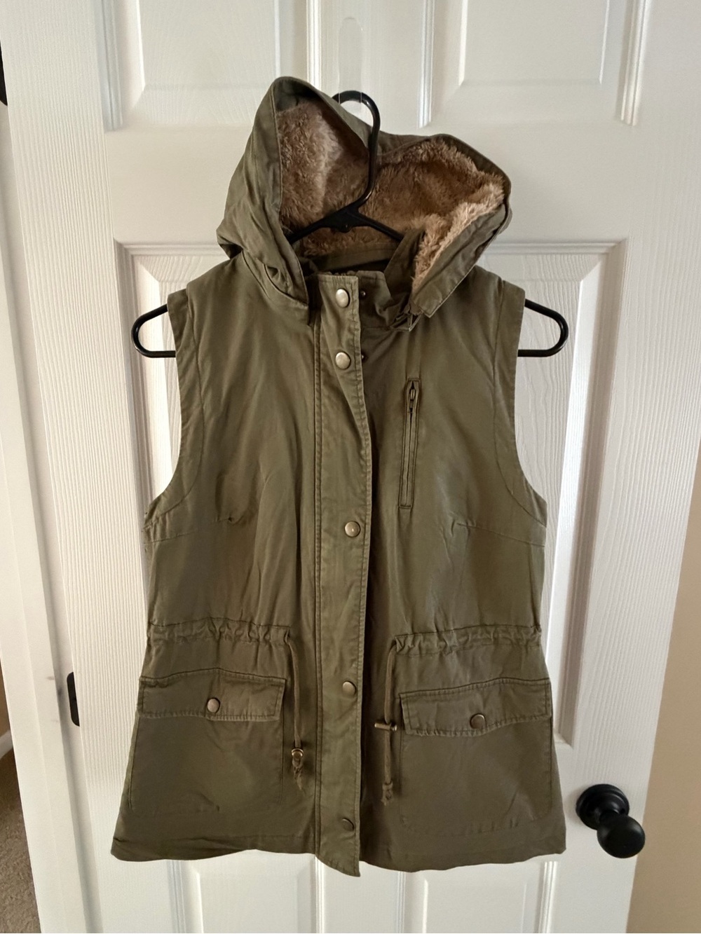 Love Tree Faux Fur Lined Hooded Utility Vest in Olive Size Small
